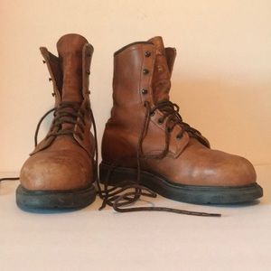 Men’s vintage red wing steel toe safety boot